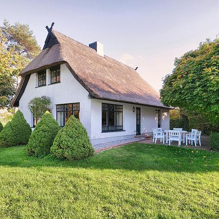 Reetdachhaus Mit Grossem Garten Und Kamin マルロー エクステリア 写真