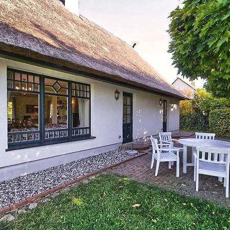 Reetdachhaus Mit Grossem Garten Und Kamin マルロー エクステリア 写真