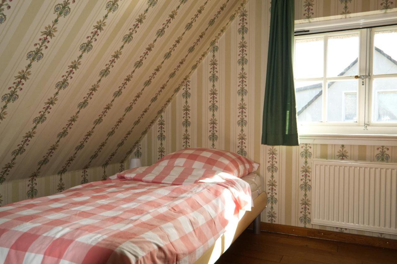 Reetdachhaus Mit Grossem Garten Und Kamin マルロー エクステリア 写真